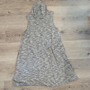 Turtleneck no sleeve top